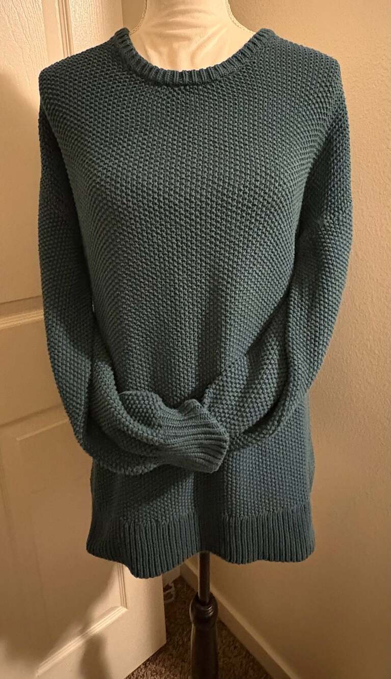 Old Navy Women's Tunic Length Crew Neck Chunky Knit Sweater Green Size Small